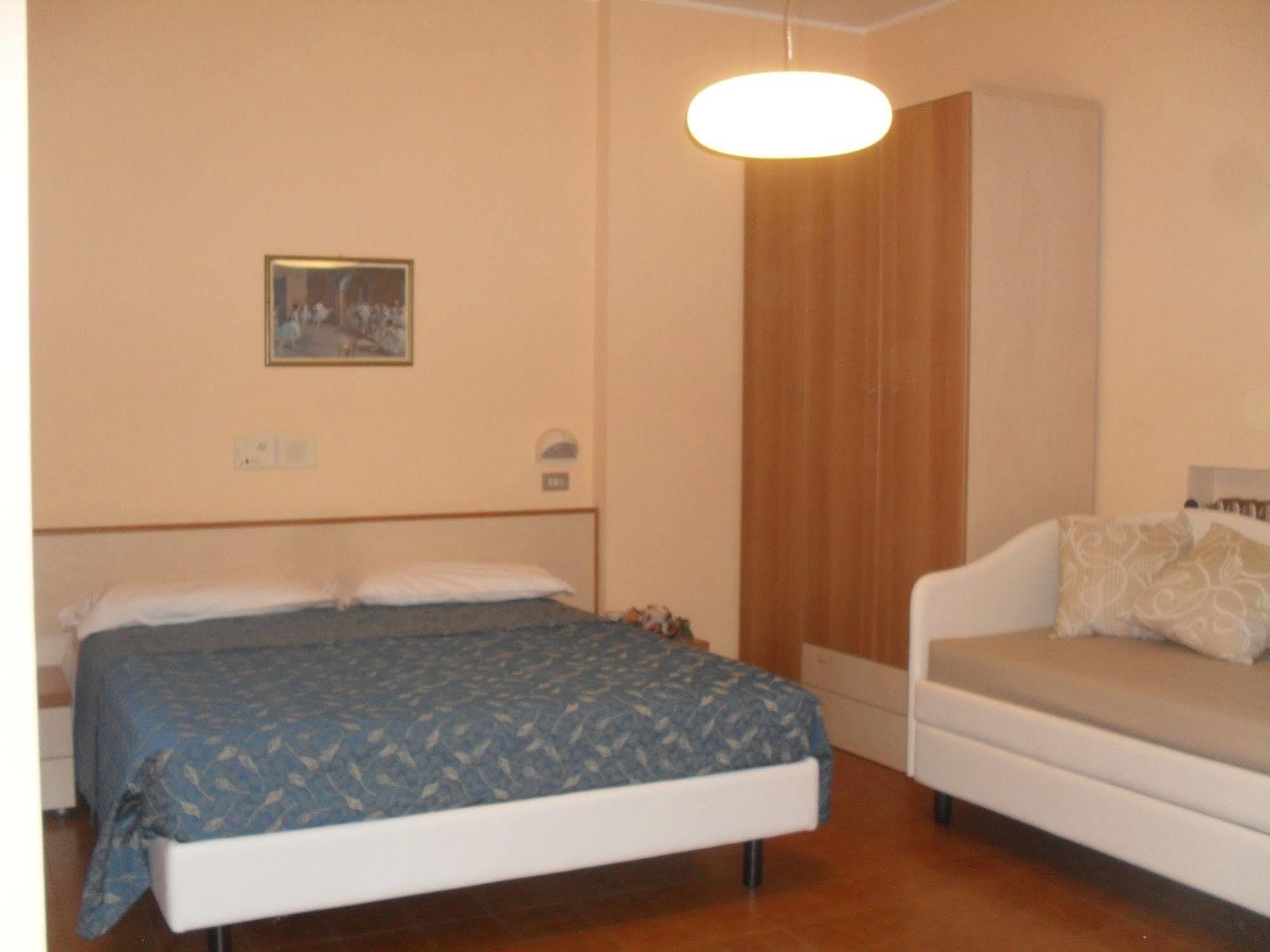 Hotel Azzurra Rimini Zewnętrze zdjęcie