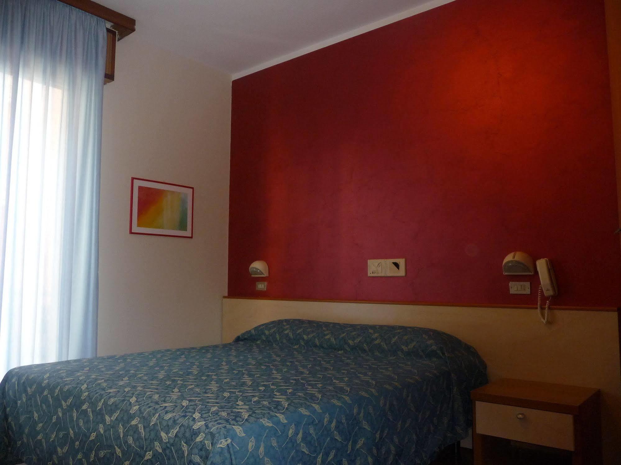 Hotel Azzurra Rimini Zewnętrze zdjęcie