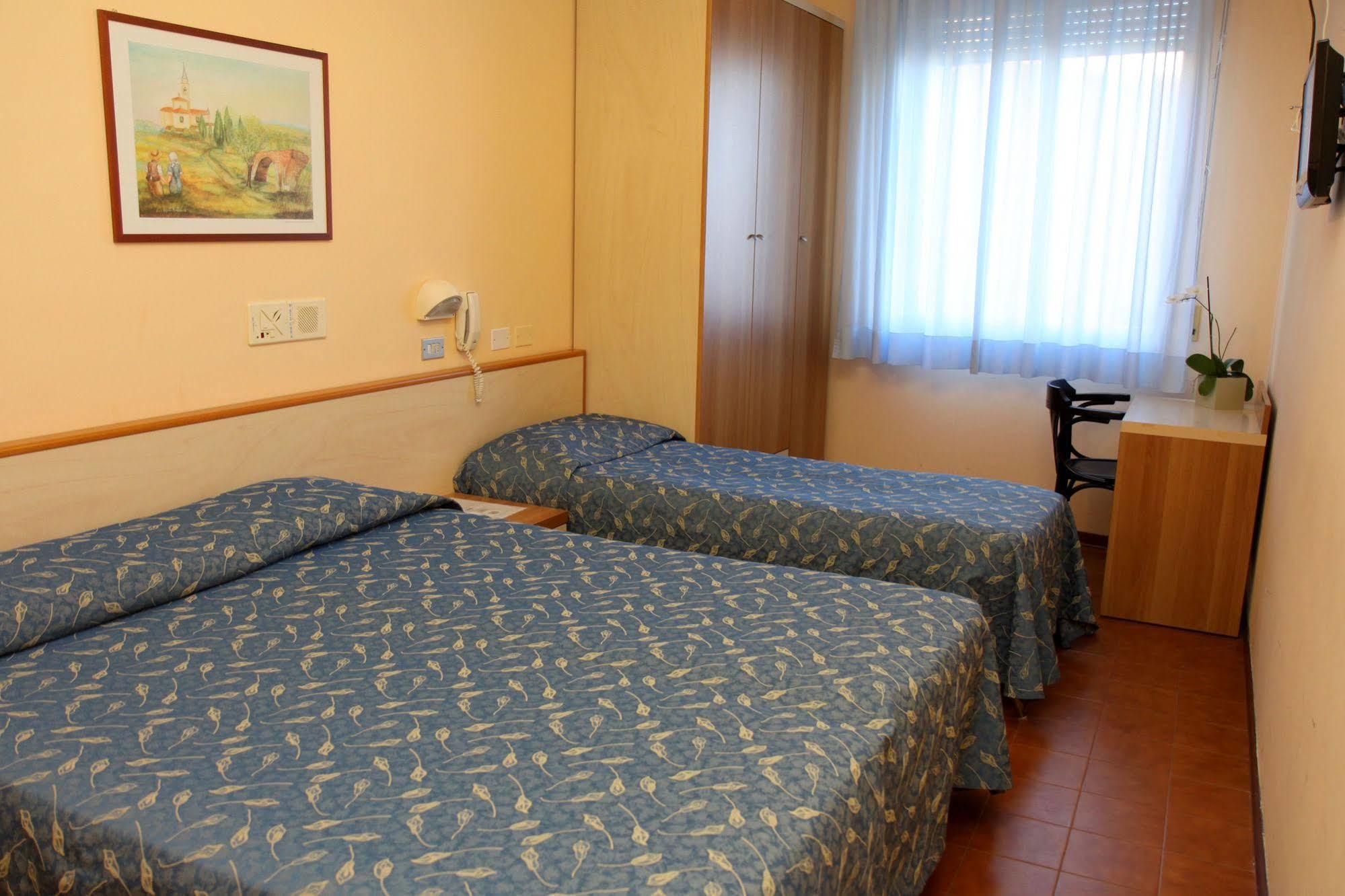 Hotel Azzurra Rimini Zewnętrze zdjęcie