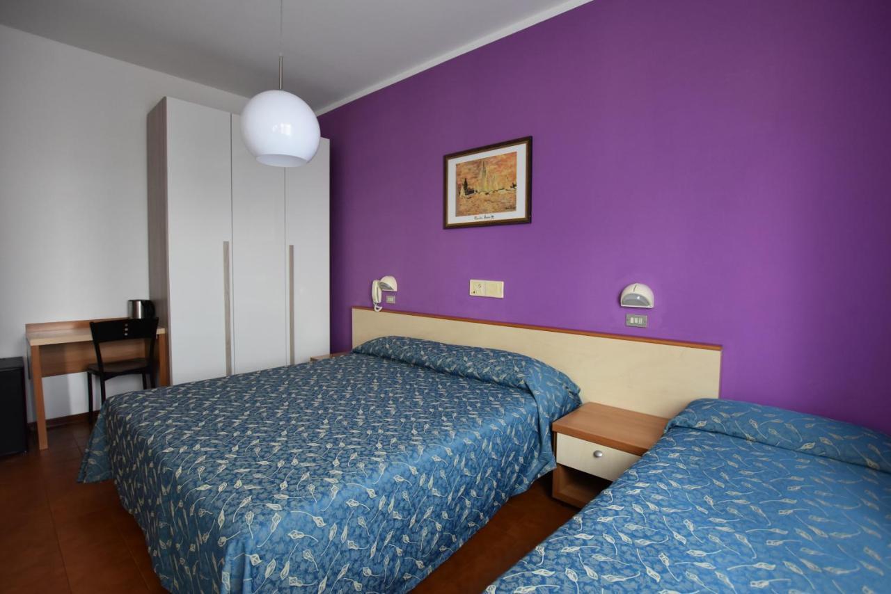 Hotel Azzurra Rimini Zewnętrze zdjęcie