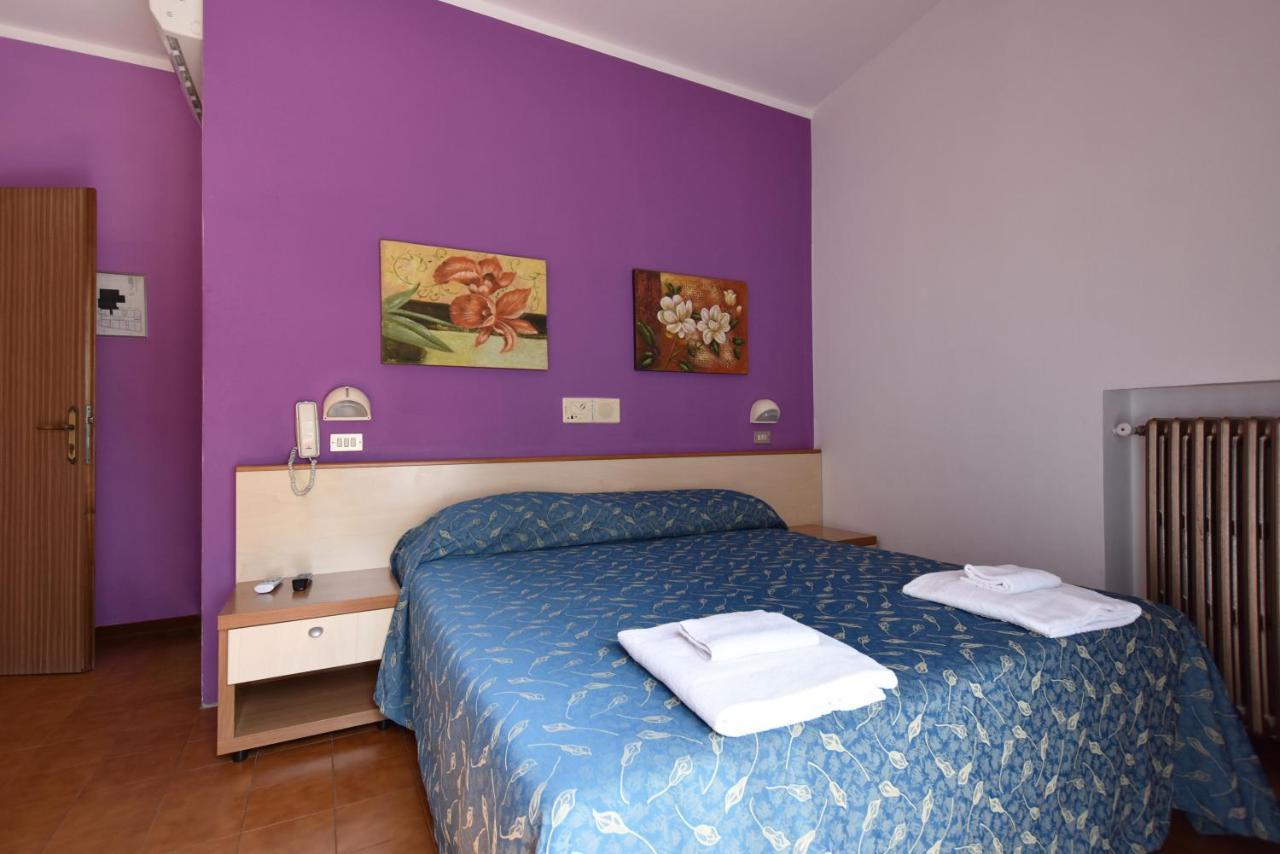 Hotel Azzurra Rimini Zewnętrze zdjęcie