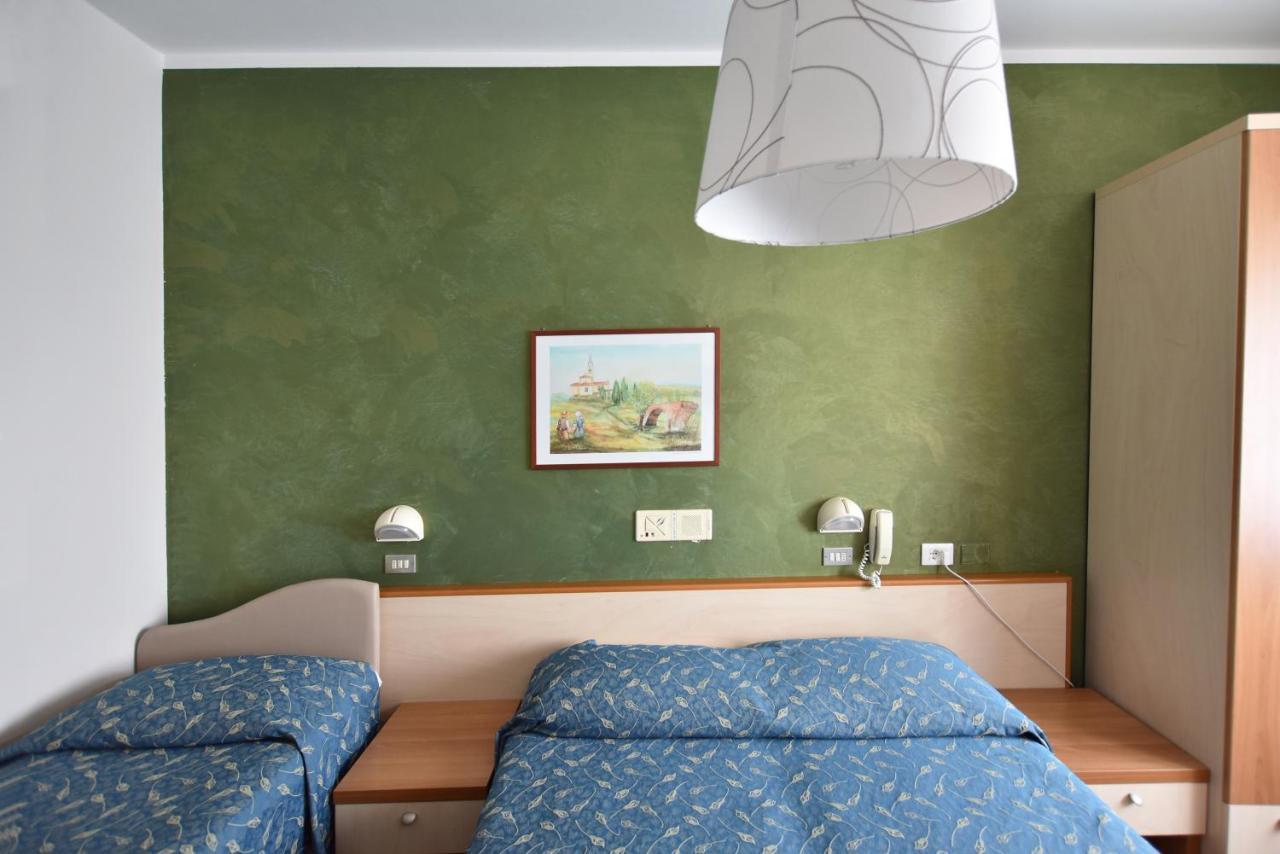 Hotel Azzurra Rimini Zewnętrze zdjęcie